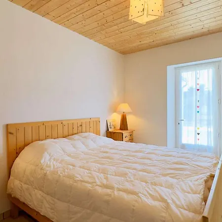 Vila Charmante Avec Etage Proche